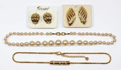 Bild Nr.1: 124-2285 Henkel & Grossé Slg.: (Schmuck, Sammlungen)