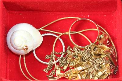 Bild Nr.2: 124-2286 Schmuckkonvolut Gold, Silber: (Schmuck, Sammlungen)