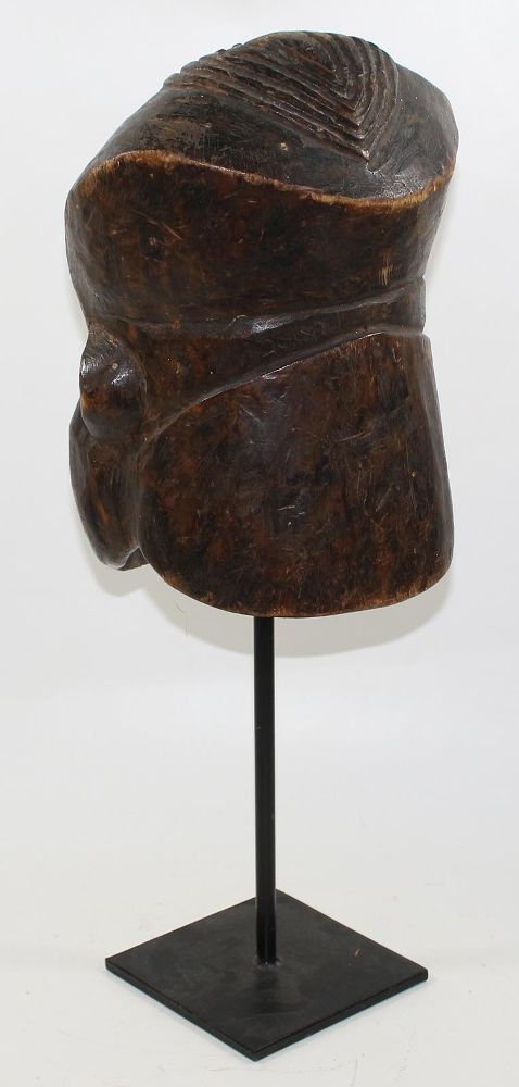Große Abbildung Nr.3: 125-2474 Mambila Kamerun.: (Afrika, Sammlung Wolfgang Nerlich, Masken)