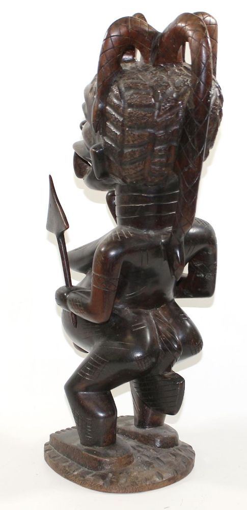 Große Abbildung Nr.3: 125-2547 Schlangenbekrönte Mutterfigur: (Afrika)