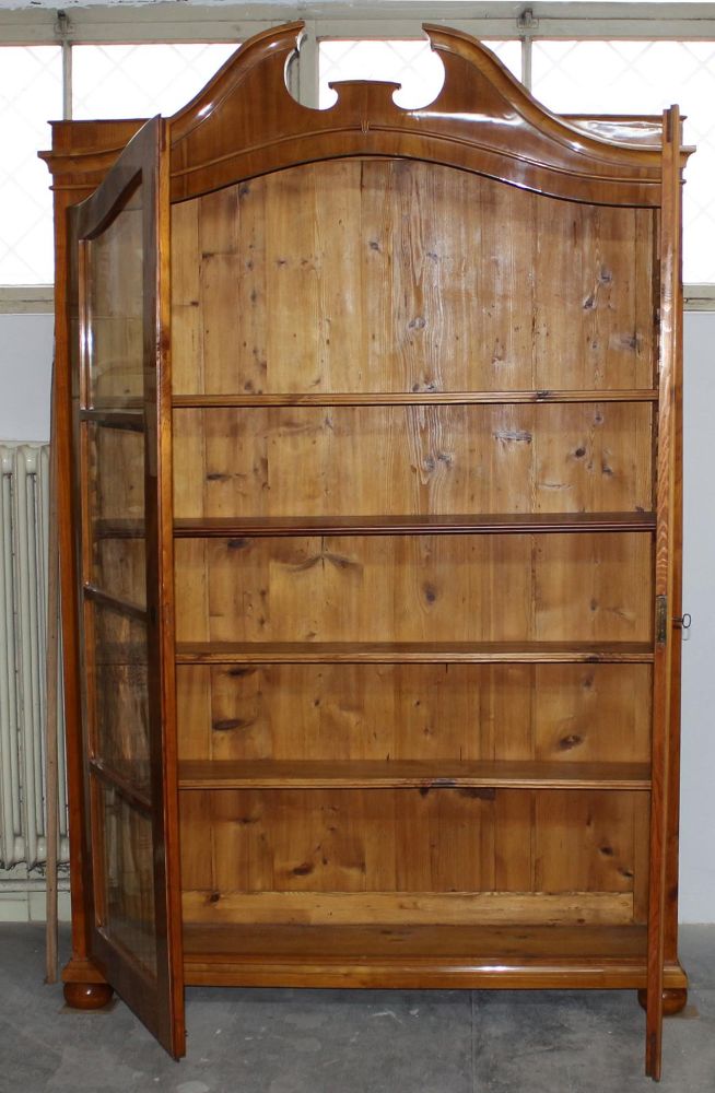 Große Abbildung Nr.2: 125-2631 Biedermeier-Bücherschrank um 1850.: (Möbel)