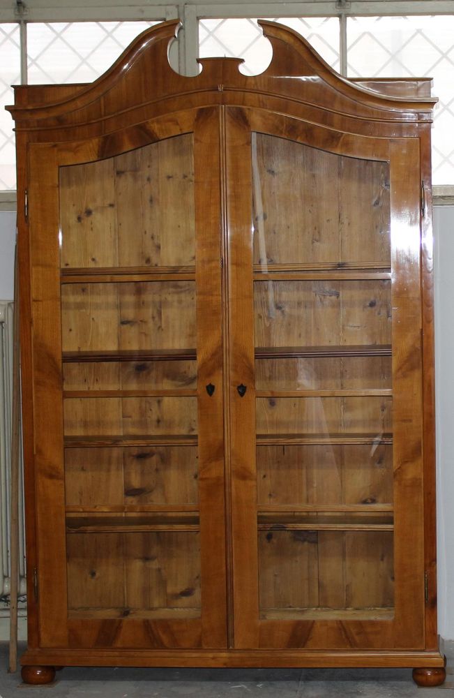Große Abbildung Nr.4: 125-2631 Biedermeier-Bücherschrank um 1850.: (Möbel)