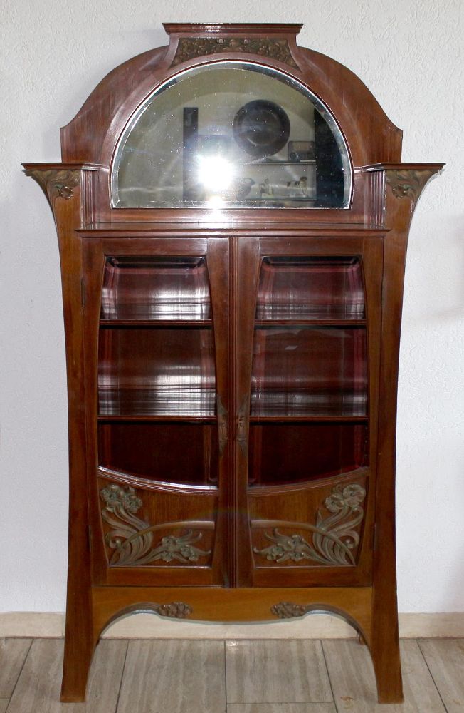 Große Abbildung Nr.2: 125-2637 Jugendstil Büchervitrine.: (Möbel)