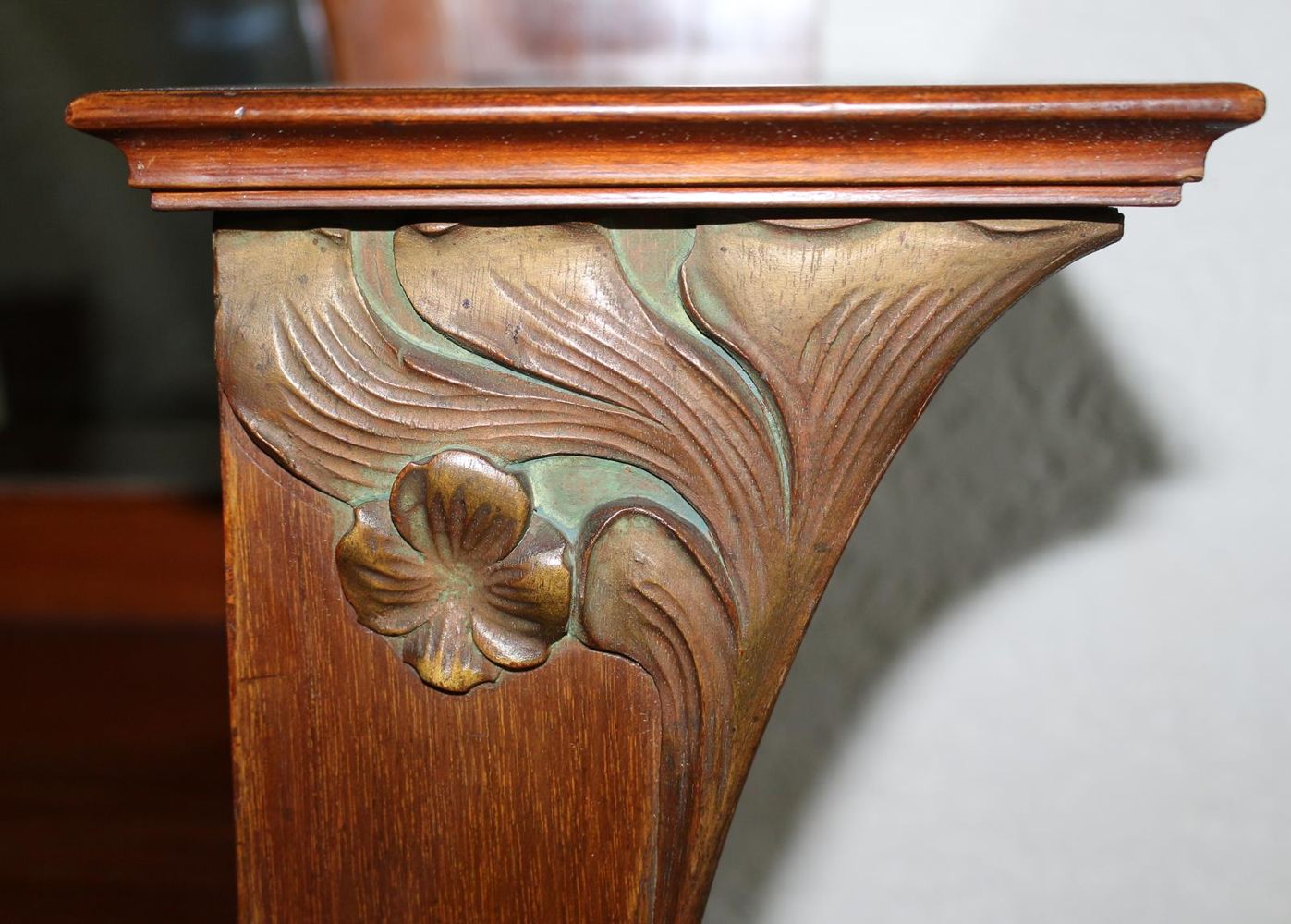 Große Abbildung Nr.4: 125-2637 Jugendstil Büchervitrine.: (Möbel)