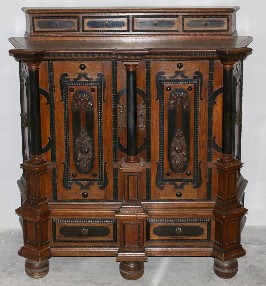 Große Abbildung Nr.2: 125-2642 Kredenz Barock.: (Möbel)