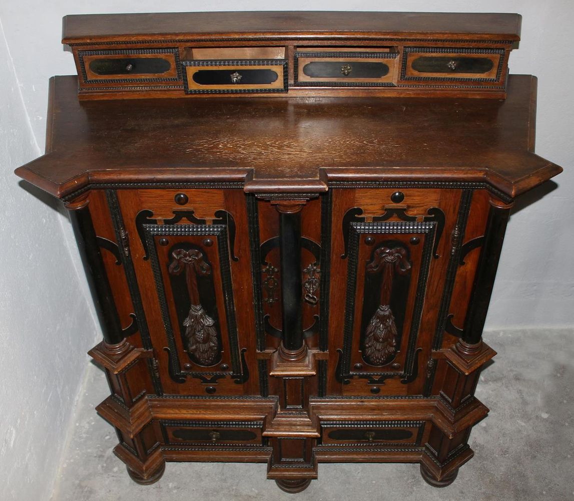 Große Abbildung Nr.3: 125-2642 Kredenz Barock.: (Möbel)