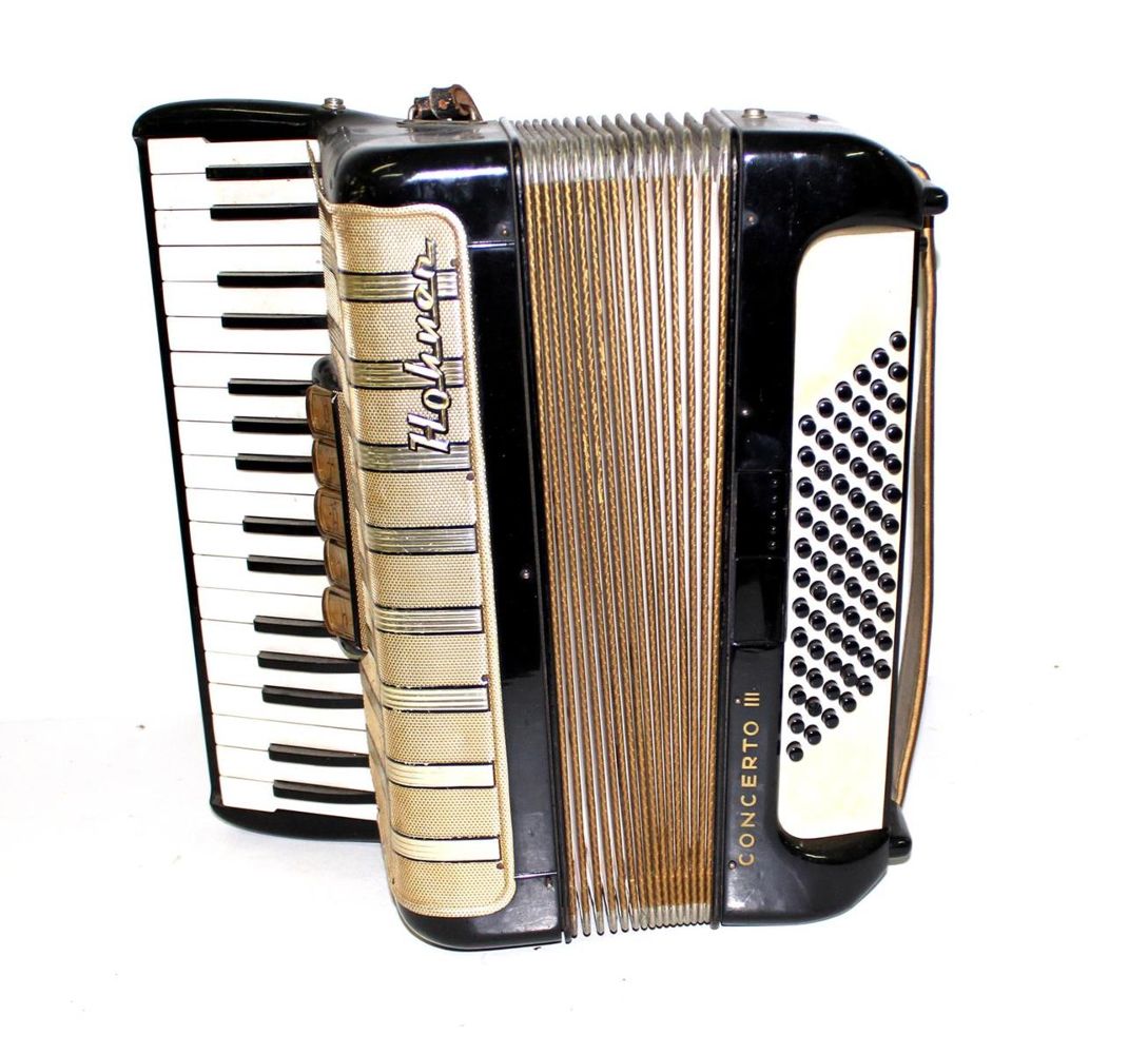Große Abbildung Nr.6: 125-2660 Handzuginstrumente.: (Musikinstrumente)