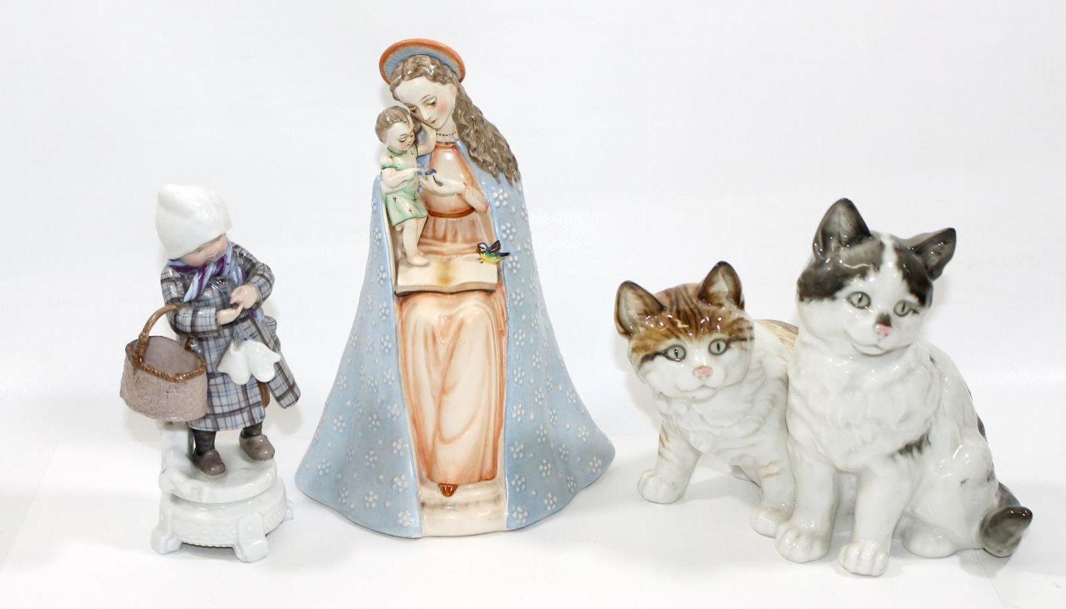 Große Abbildung Nr.1: 125-2665 3 Porzellanfiguren.: (Porzellan u. Keramik)