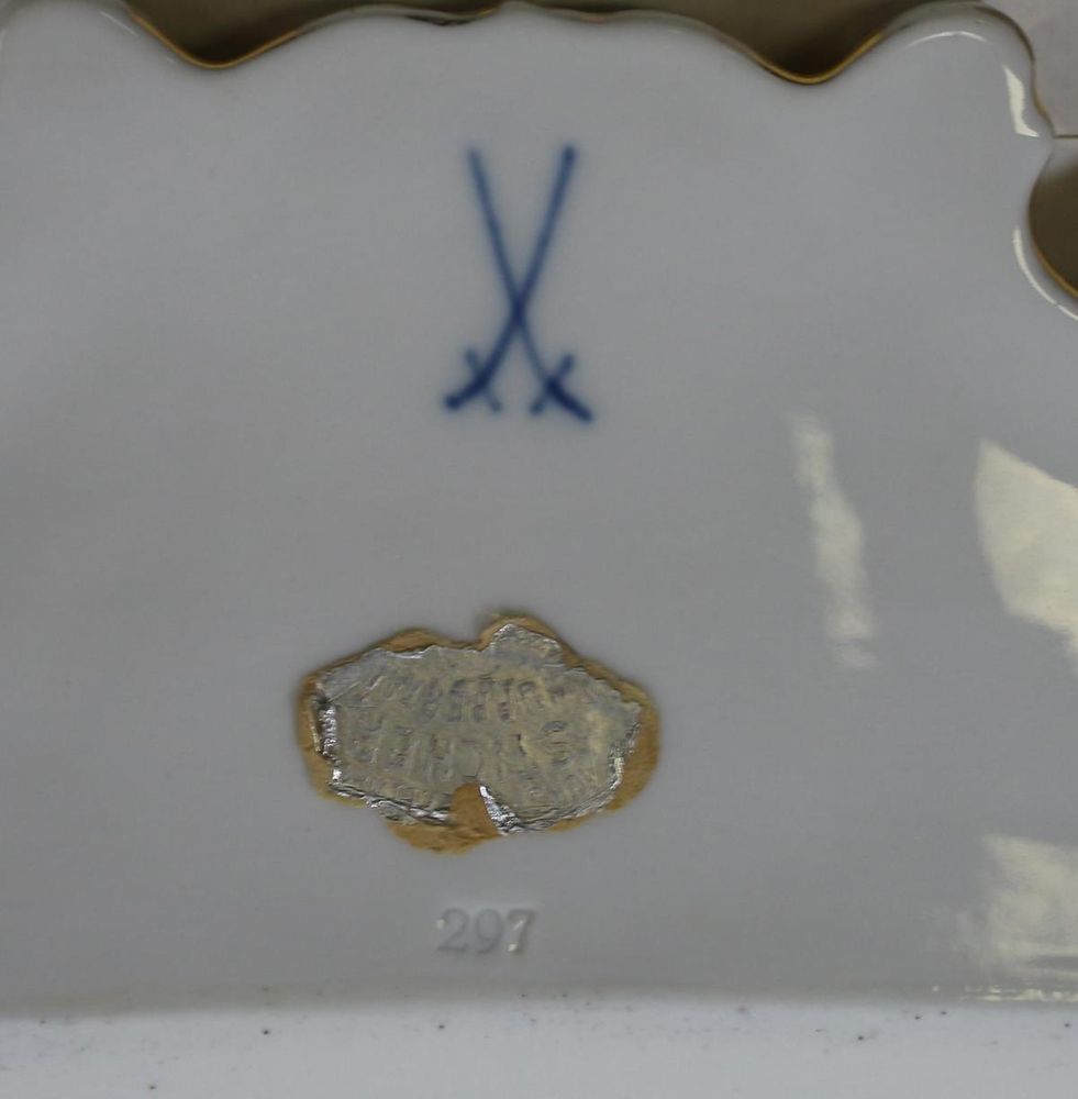 Große Abbildung Nr.3: 125-2684 Meissen Prunktablett: (Porzellan u. Keramik, Meissen)