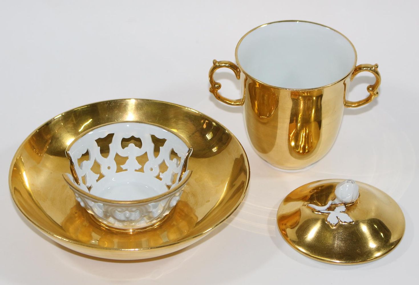 Große Abbildung Nr.2: 125-2686 Prunktasse, Schokoladentasse.: (Porzellan u. Keramik, Meissen)