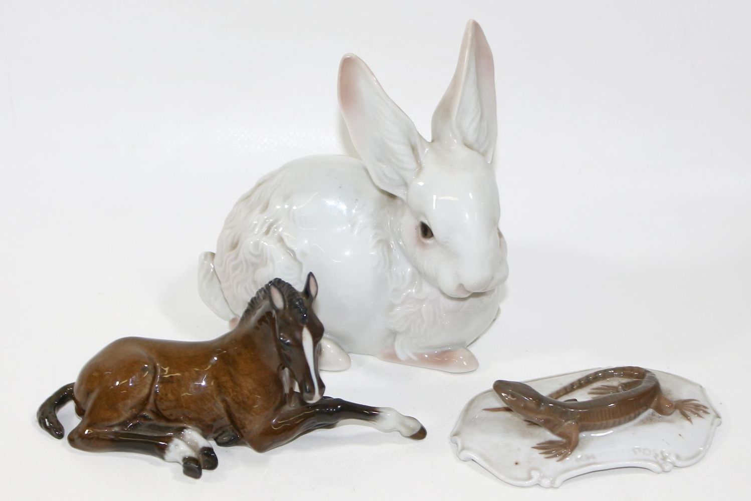 Große Abbildung Nr.2: 125-2690 Porzellanfiguren.: (Porzellan u. Keramik)