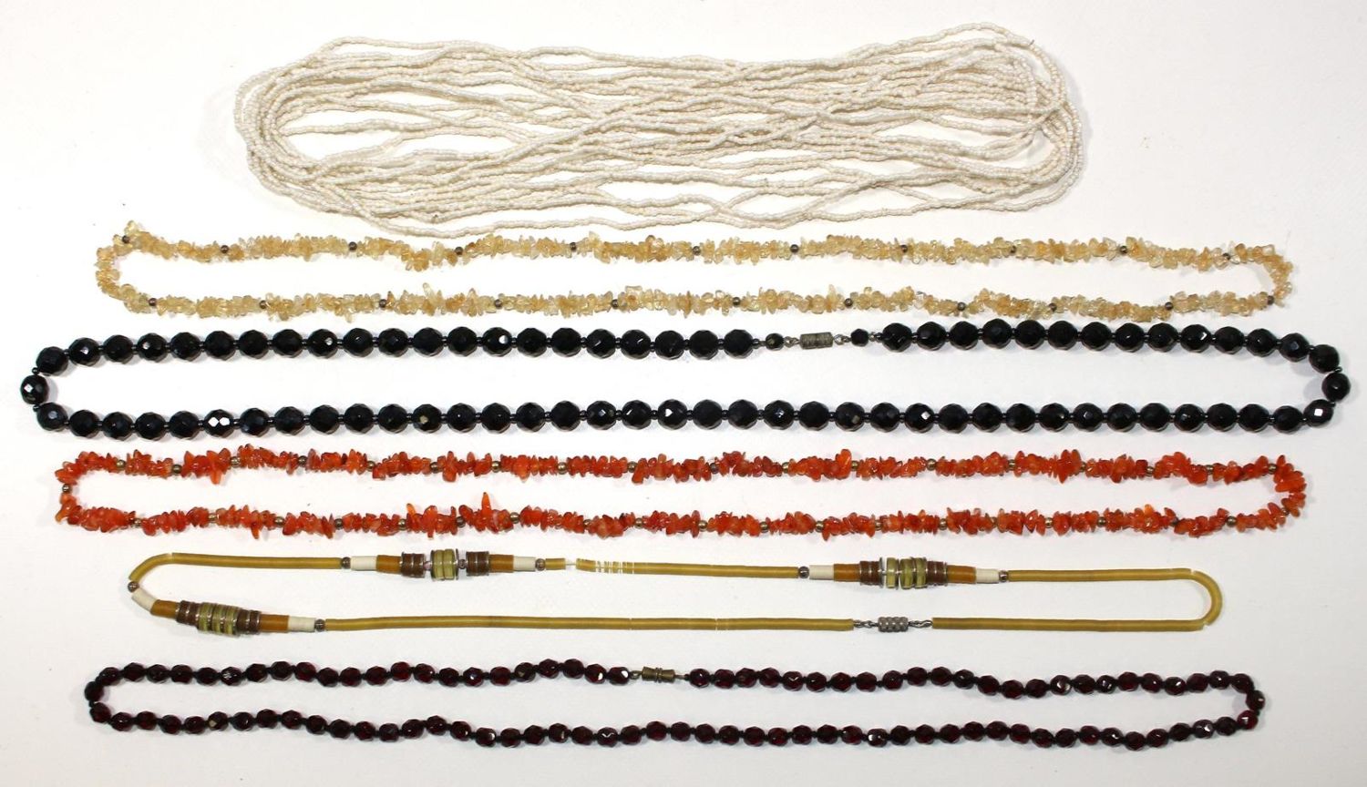 Große Abbildung Nr.3: 125-2816 Edelsteinketten.: (Schmuck, Sammlungen)