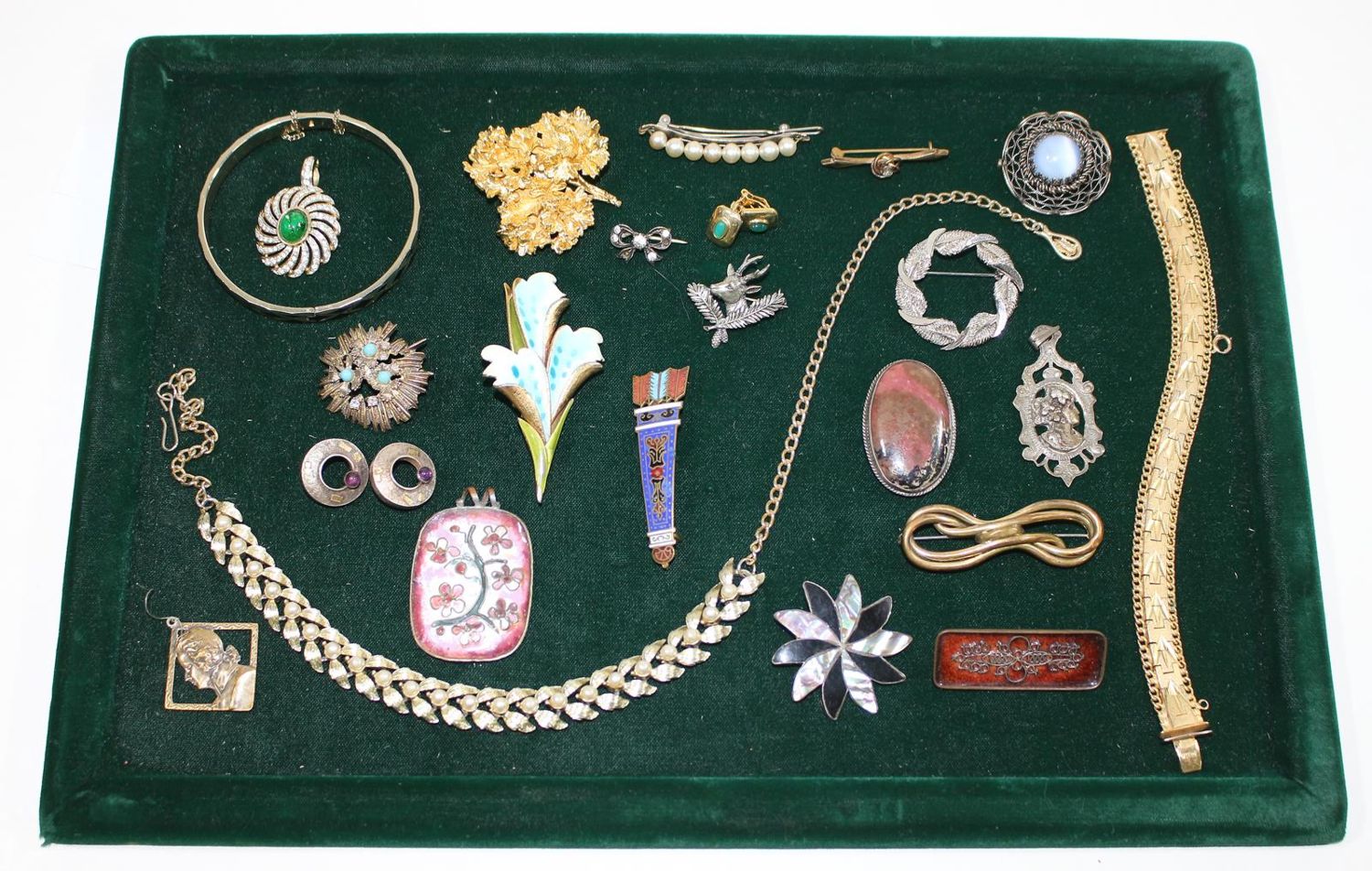 Große Abbildung Nr.2: 125-2825 Modeschmuck u. wenig Silberschmuck.: (Schmuck, Sammlungen)