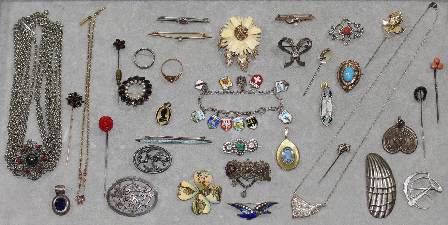 Große Abbildung Nr.2: 125-2828 Schmucksammlung ab 1860.: (Schmuck, Sammlungen)