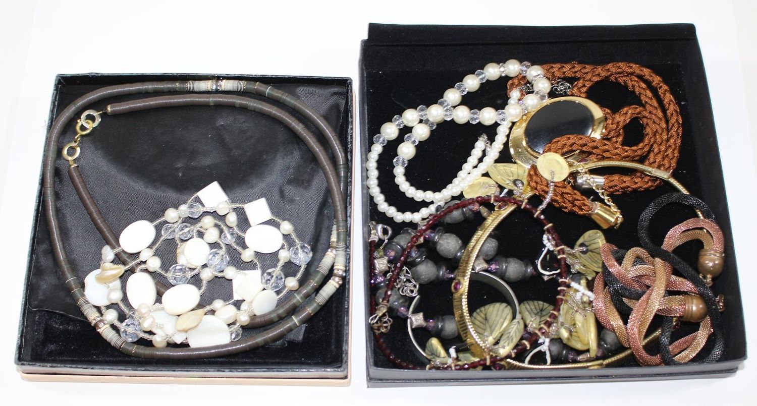 Große Abbildung Nr.3: 125-2829 Silberschmuck, Trachtenschmuck.: (Schmuck, Sammlungen)