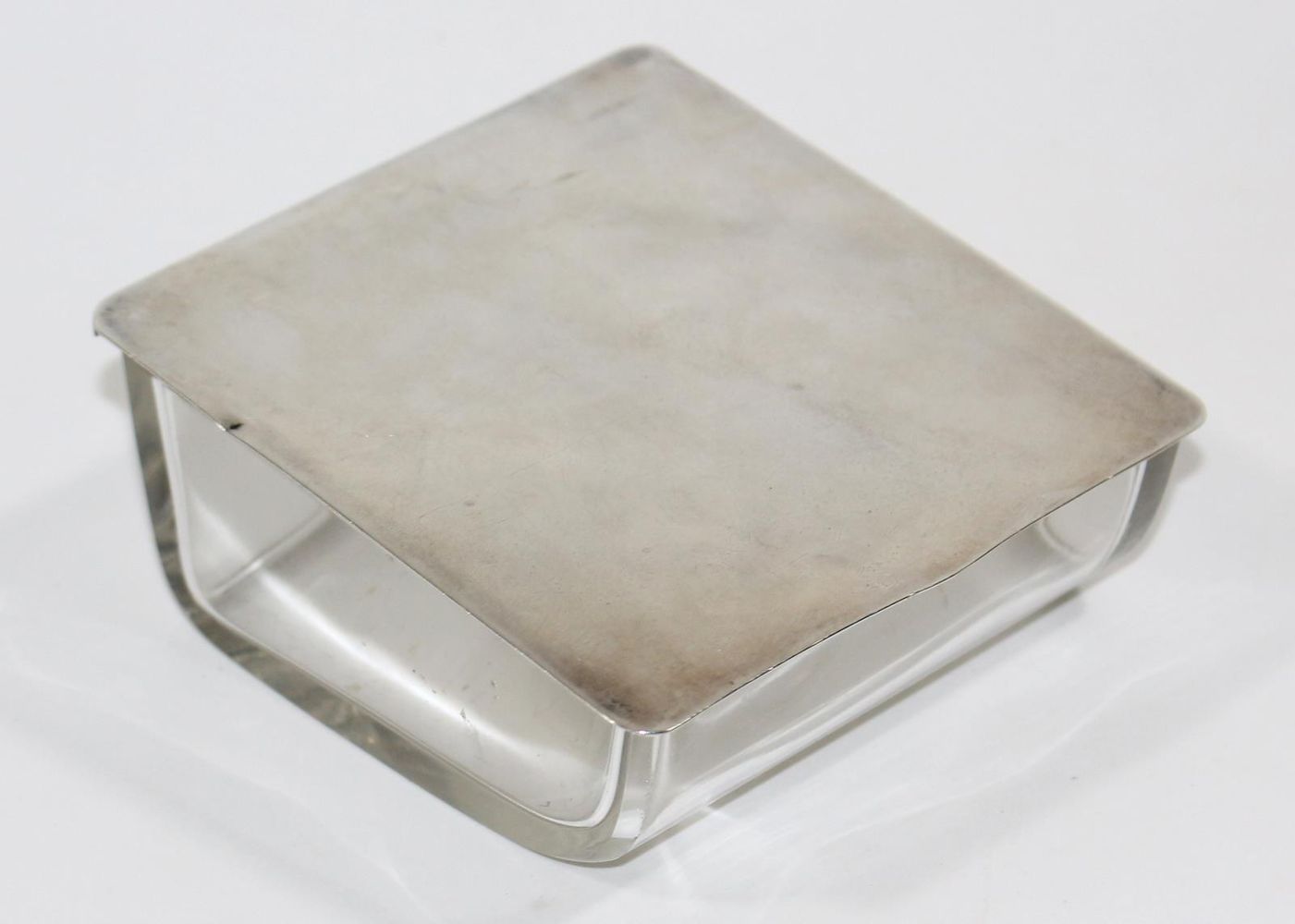 Große Abbildung Nr.1: 125-2836 Bauhaus Zigarettendose: (Silber)