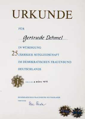 Bild Nr.1: 125-2151 Konvolut: (Autographen)