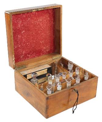 Bild Nr.1: 125-2208 Reiseapotheke: (Varia, Medizin)