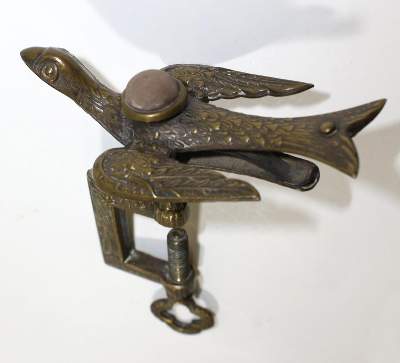 Bild Nr.3: 125-2220 Nähzwinge mit Nadelkissen,: (Varia)