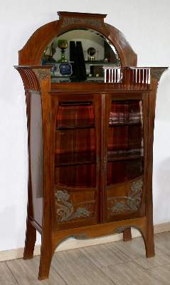 Bild Nr.3: 125-2637 Jugendstil Büchervitrine.: (Möbel)