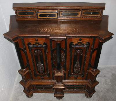 Bild Nr.3: 125-2642 Kredenz Barock.: (Möbel)