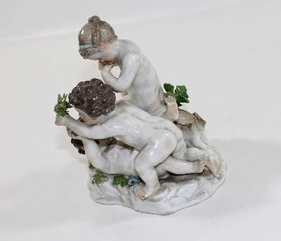 Bild Nr.2: 125-2683 Meissen P131 spielende: (Porzellan u. Keramik, Meissen)
