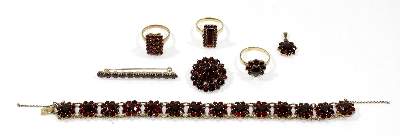 Bild Nr.2: 125-2767 Granatensemble: (Schmuck)