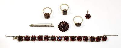 Bild Nr.3: 125-2767 Granatensemble: (Schmuck)