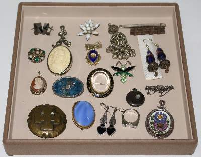 Bild Nr.4: 125-2827 Schmucksammlung.: (Schmuck, Sammlungen)
