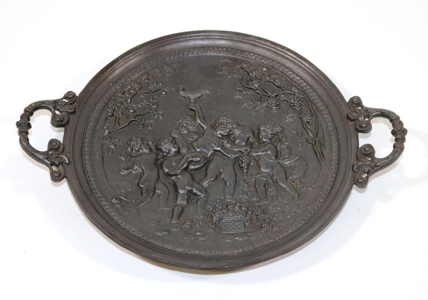 Große Abbildung Nr.2: 126-2119 Bronzemörser u. Eisenteller: (Varia)
