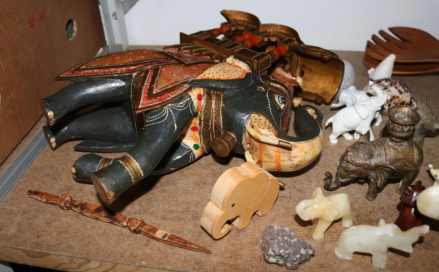 Große Abbildung Nr.2: 126-2124 Elefantensammlung: (Varia)