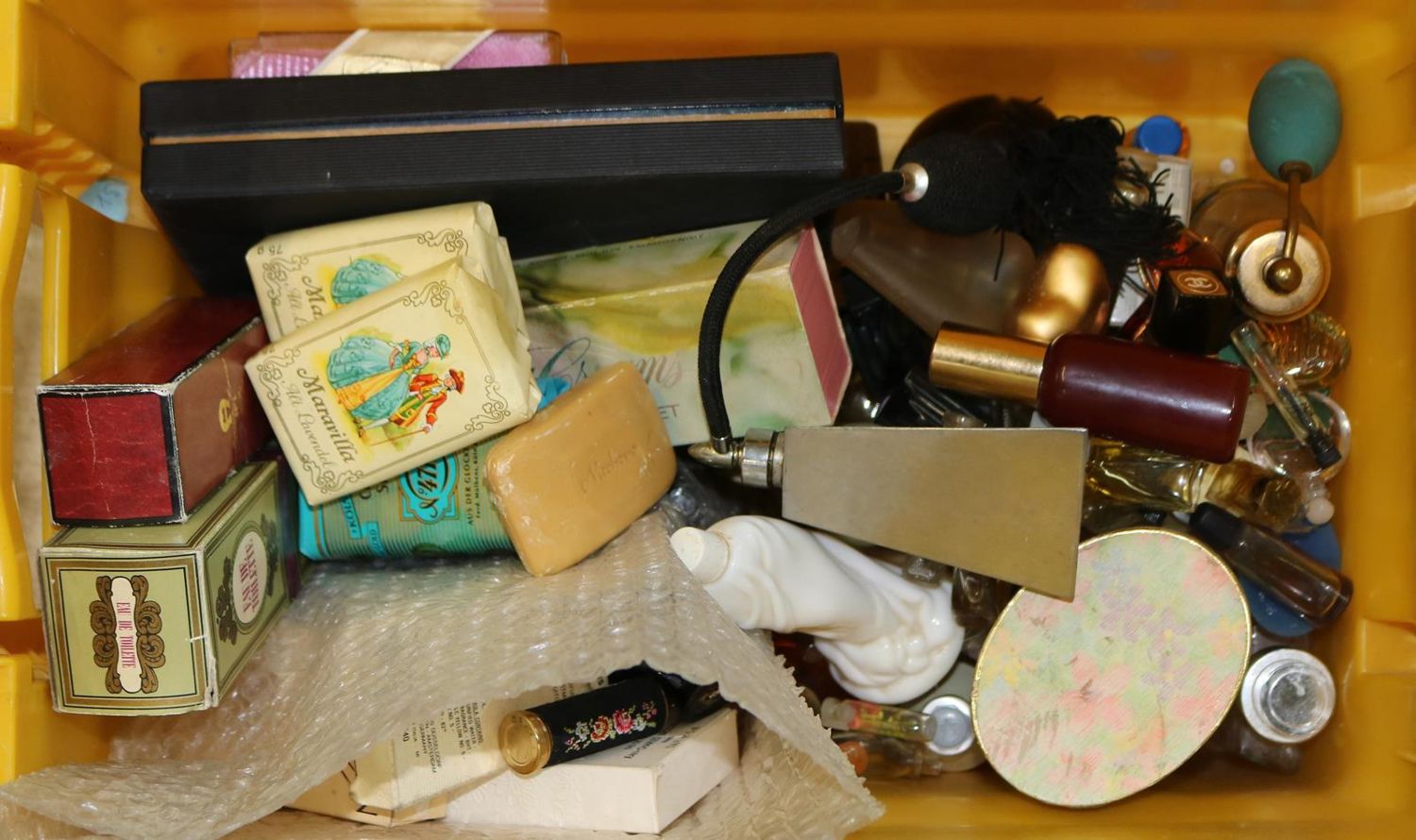 Große Abbildung Nr.7: 126-2164 Parfums und Flakons.: (Varia)