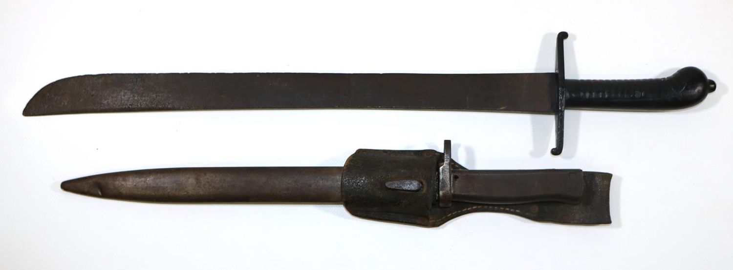 Große Abbildung Nr.1: 126-2174 Seitengewehr u. Machete: (Varia)