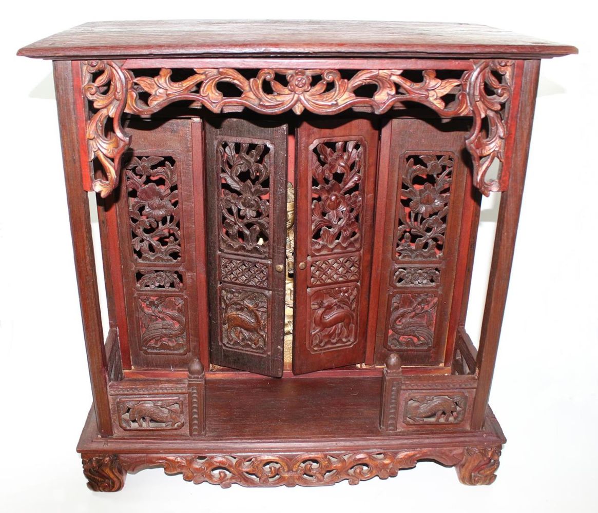 Große Abbildung Nr.3: 126-2244 Buddhistischer Hausaltar.: (Asiatika)