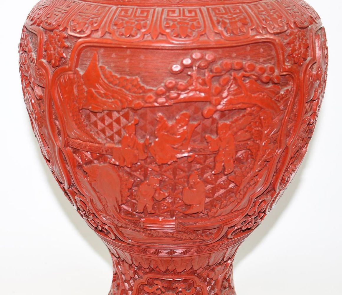 Große Abbildung Nr.4: 126-2248 Rotlackvase hoch.: (Asiatika, China)