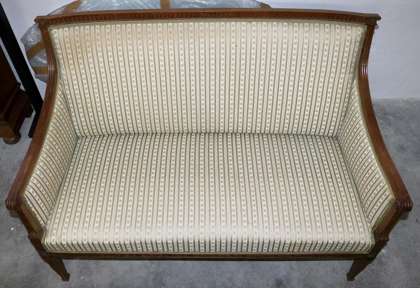 Große Abbildung Nr.3: 126-2310 Sofa im Louis Seize.: (Möbel)