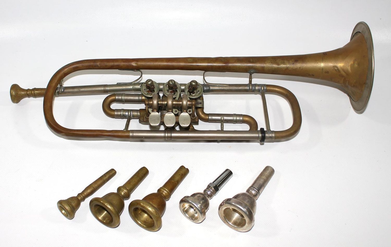 Große Abbildung Nr.5: 126-2321 Tuba, Horn, Posaune: (Musikinstrumente)