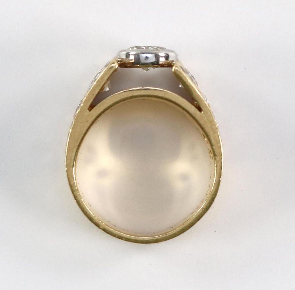Große Abbildung Nr.2: 126-2396 Diamantring.: (Schmuck)