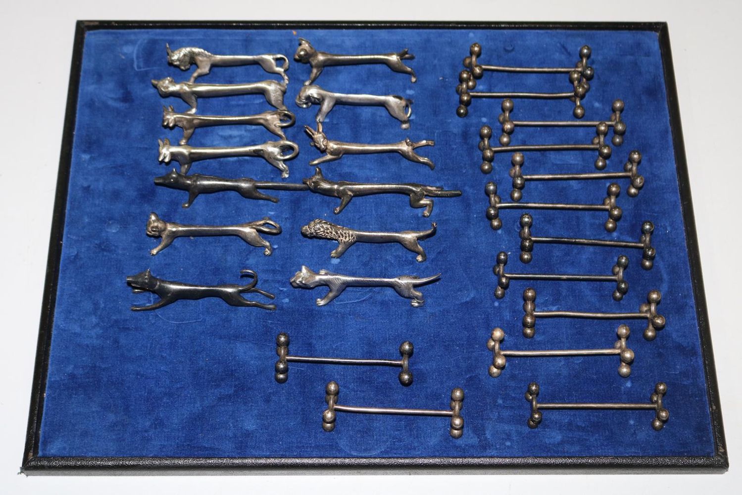 Große Abbildung Nr.2: 126-2529 Messerbänke des Art Deko: (Silber, Versilbert)