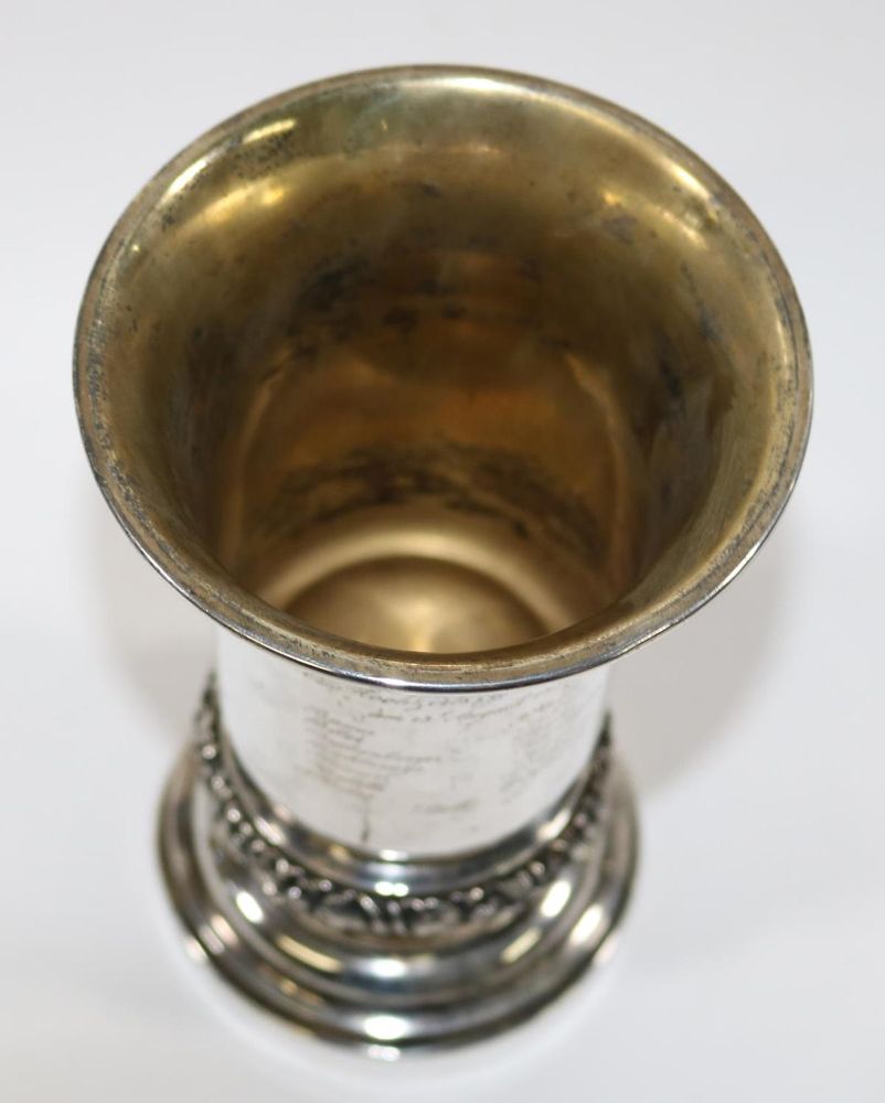 Große Abbildung Nr.3: 126-2532 Widmungsbecher Silber: (Silber)