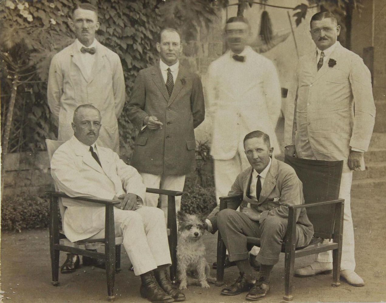 Große Abbildung Nr.3: 126-2598 Photoalbum: (Indien, Amann)