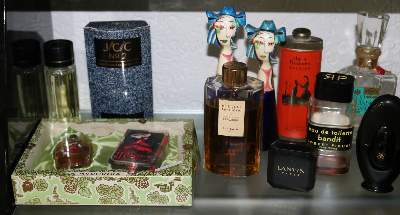 Bild Nr.3: 126-2164 Parfums und Flakons.: (Varia)