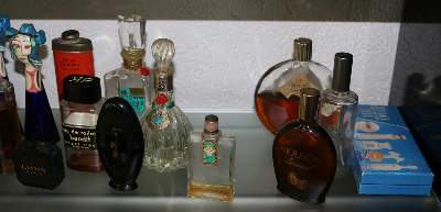 Bild Nr.4: 126-2164 Parfums und Flakons.: (Varia)