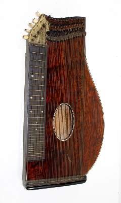 Bild Nr.6: 126-2319 Saiteninstrumente.: (Musikinstrumente)