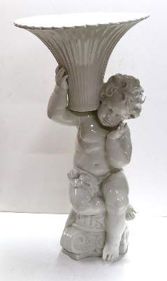 Bild Nr.1: 126-2347 Großer Blumenputto.: (Porzellan u. Keramik)