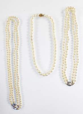 Bild Nr.1: 126-2392 Perlencollier mit 585 GG: (Schmuck, Colliers)