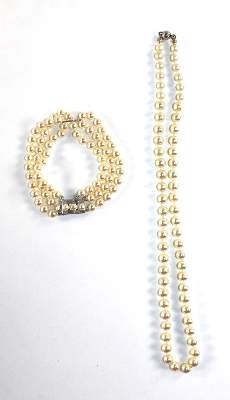 Bild Nr.2: 126-2392 Perlencollier mit 585 GG: (Schmuck, Colliers)