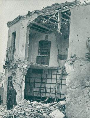 Bild Nr.4: 126-2593 Capa,R., Chim u. G.Taro.: (Photographie)