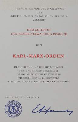 Bild Nr.10: 126-671 Auszeichnungsmappen.: (Politik und Staatswissenschaften)