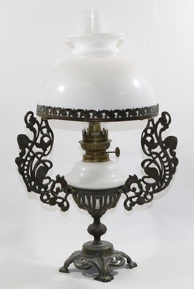 Große Abbildung Nr.1: 127-1889 Petroleumlampe: (Varia)